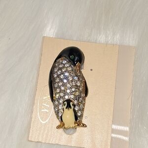 PCharming Goldtoned Rhinestonen Penguin Brooch